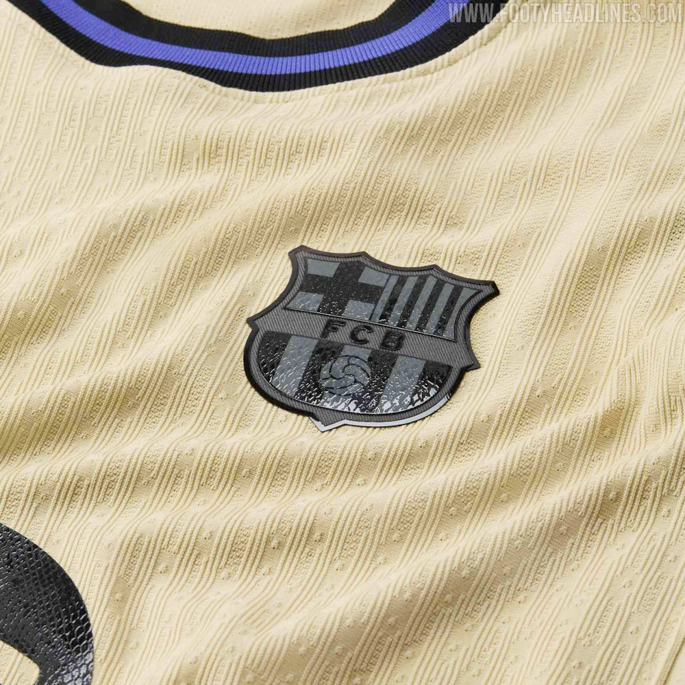2025-26 FC Barcelona 2a Equipación product image 3