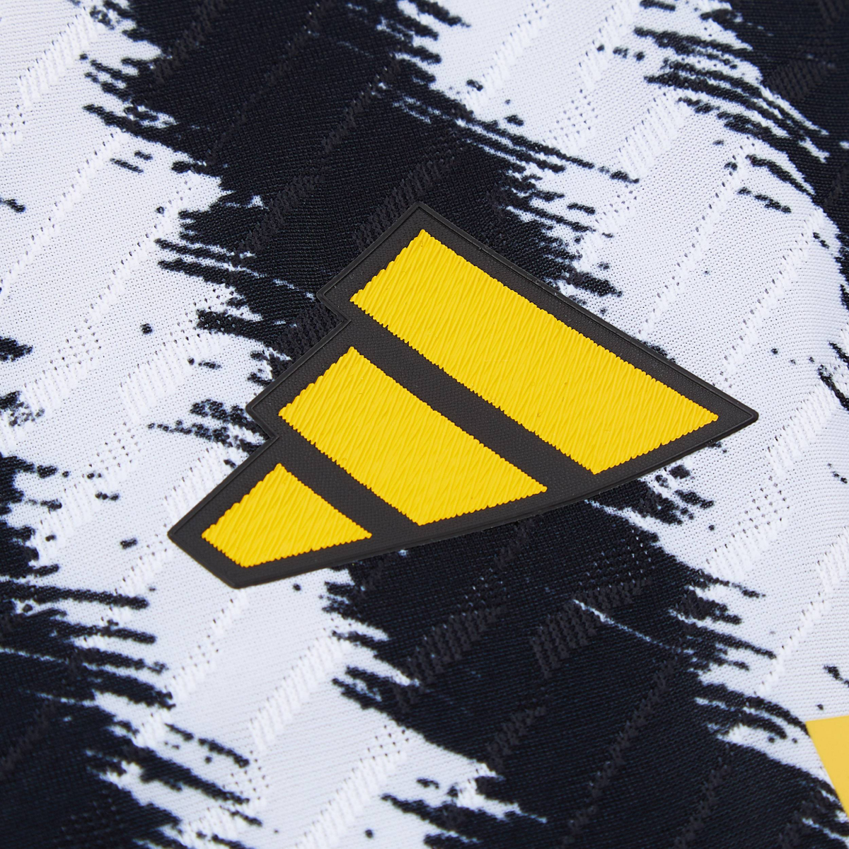 2023-24 Juventus FC 1a Equipación product image 5